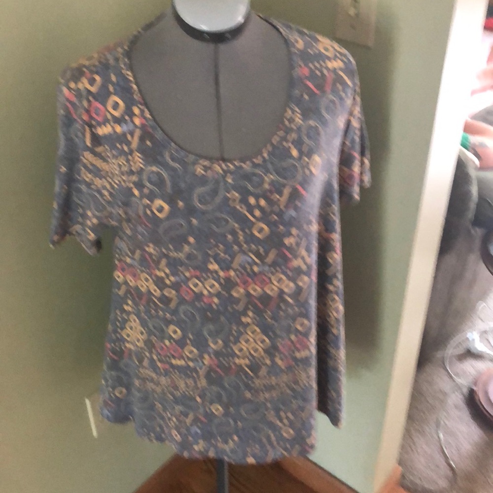 LulaRoe Perfect T Shirt